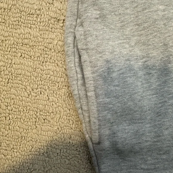 Brandy Melville Gray Malibu Sweatshirt - Picture 4 of 4